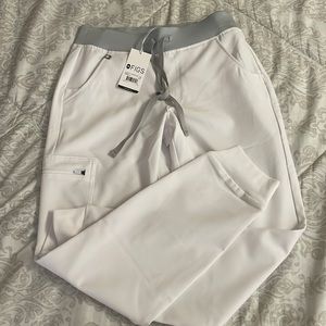 NWT Figs XS Optic White FIONxtra Zamora jogger pants